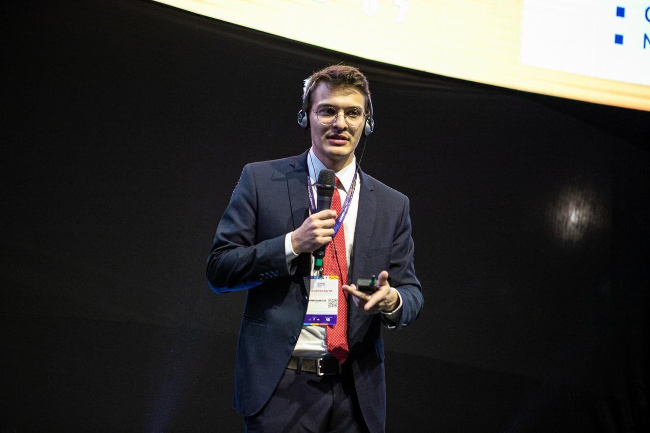 Gustavo Schiefler em palestra