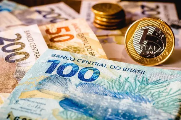 Penhora de salário: STJ fixa critérios para dívidas não alimentares