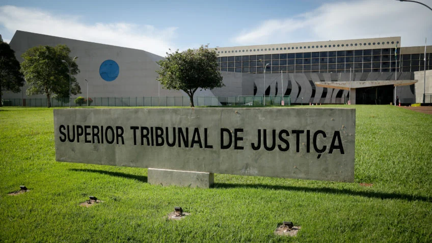 Ressarcimento ao erário: STJ dispensa condenação prévia por improbidade